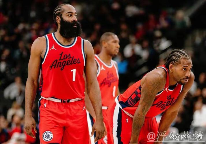 莱昂纳德砍下31分 快船客场轻取篮网 莱昂纳德砍下31分 快船客场轻取篮网