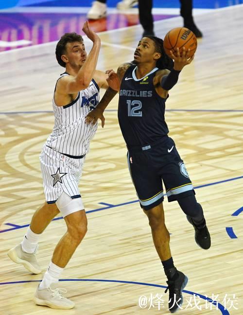 莫兰特回归砍24+13班凯罗16+8+9 灰熊伦敦赛力克魔术